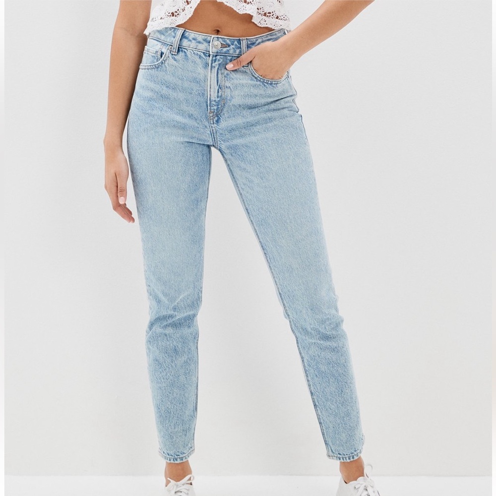 AE Strigid mom jeans